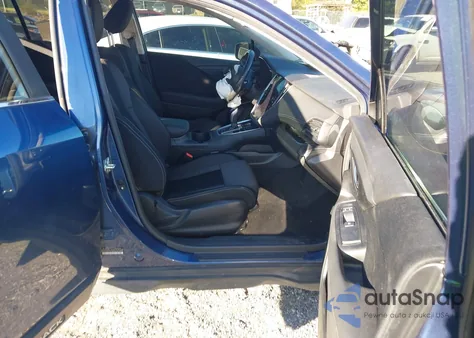 2021 Subaru Outback Premium z USA, uszkodzony, nr VIN 4S4BTADC3M3113743